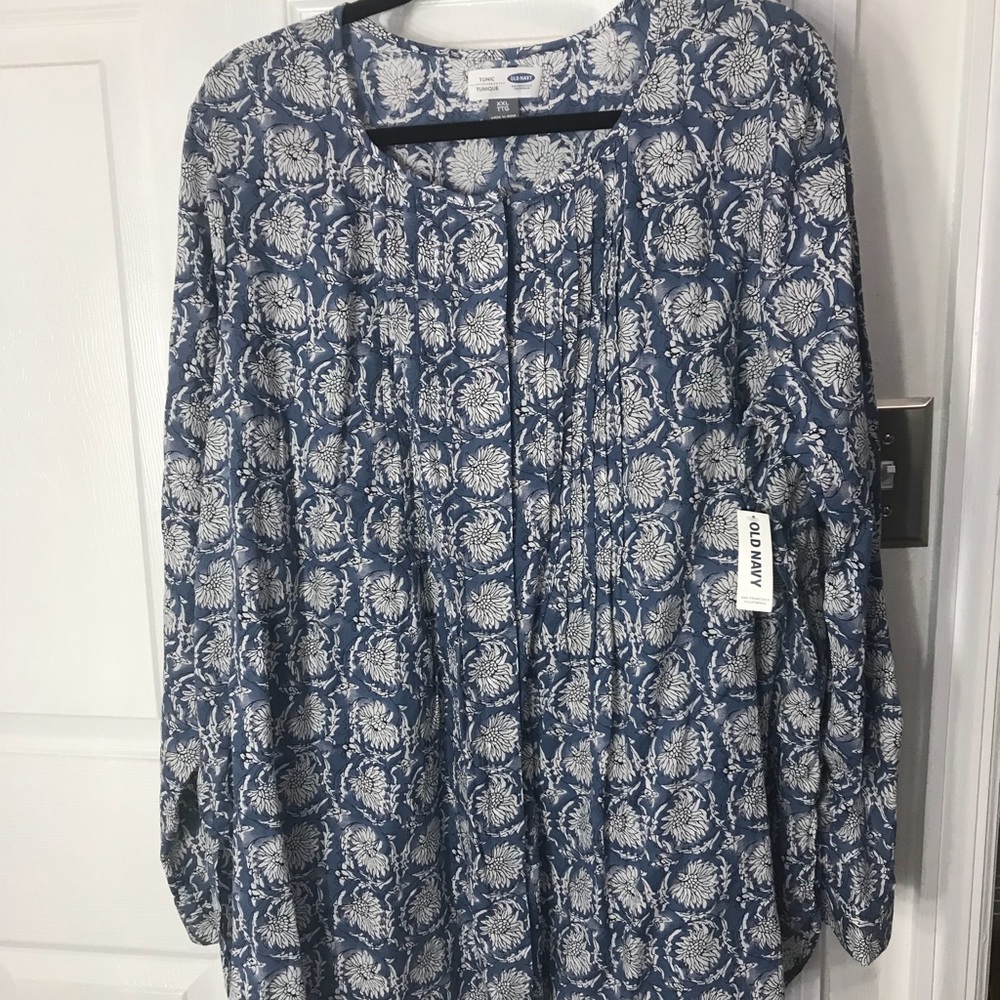 Women’s old navy tunic length blouse